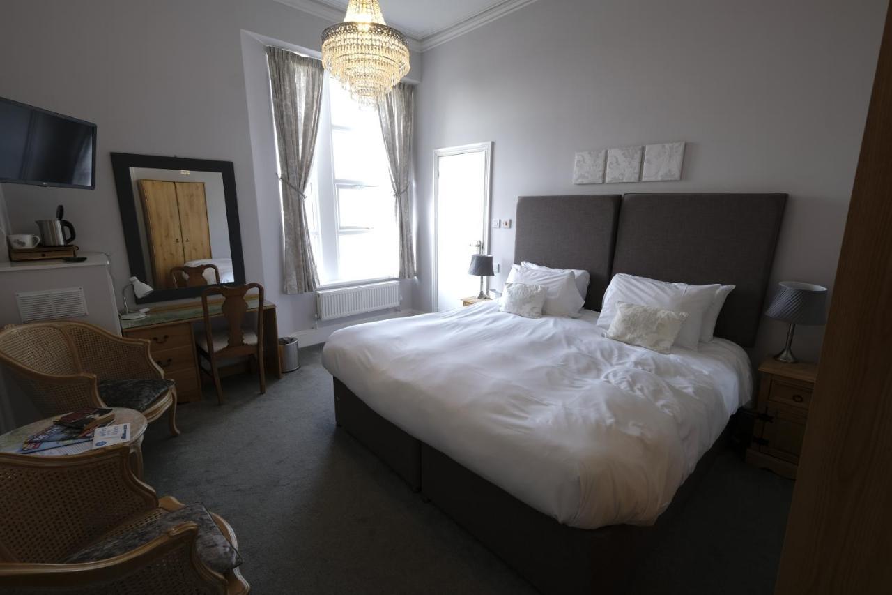 Heathcliff House B&B Exclusively For Adults Free Large Carpark Torquay Ngoại thất bức ảnh