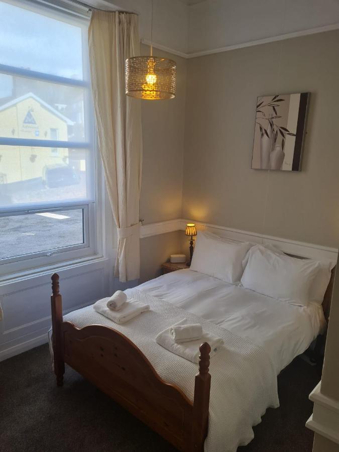 Heathcliff House B&B Exclusively For Adults Free Large Carpark Torquay Ngoại thất bức ảnh