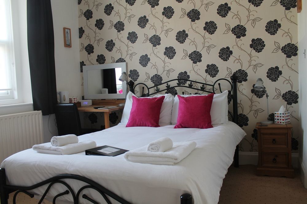 Heathcliff House B&B Exclusively For Adults Free Large Carpark Torquay Ngoại thất bức ảnh