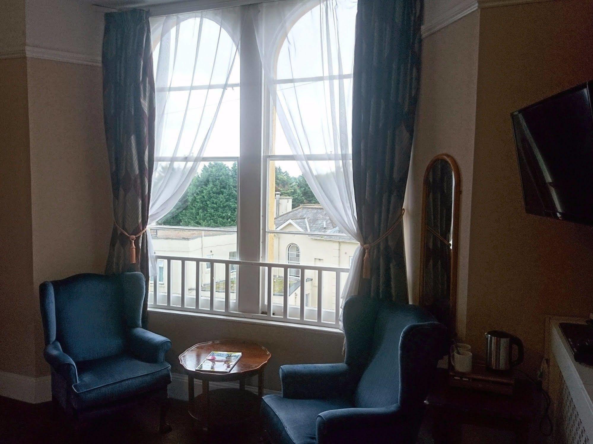 Heathcliff House B&B Exclusively For Adults Free Large Carpark Torquay Ngoại thất bức ảnh