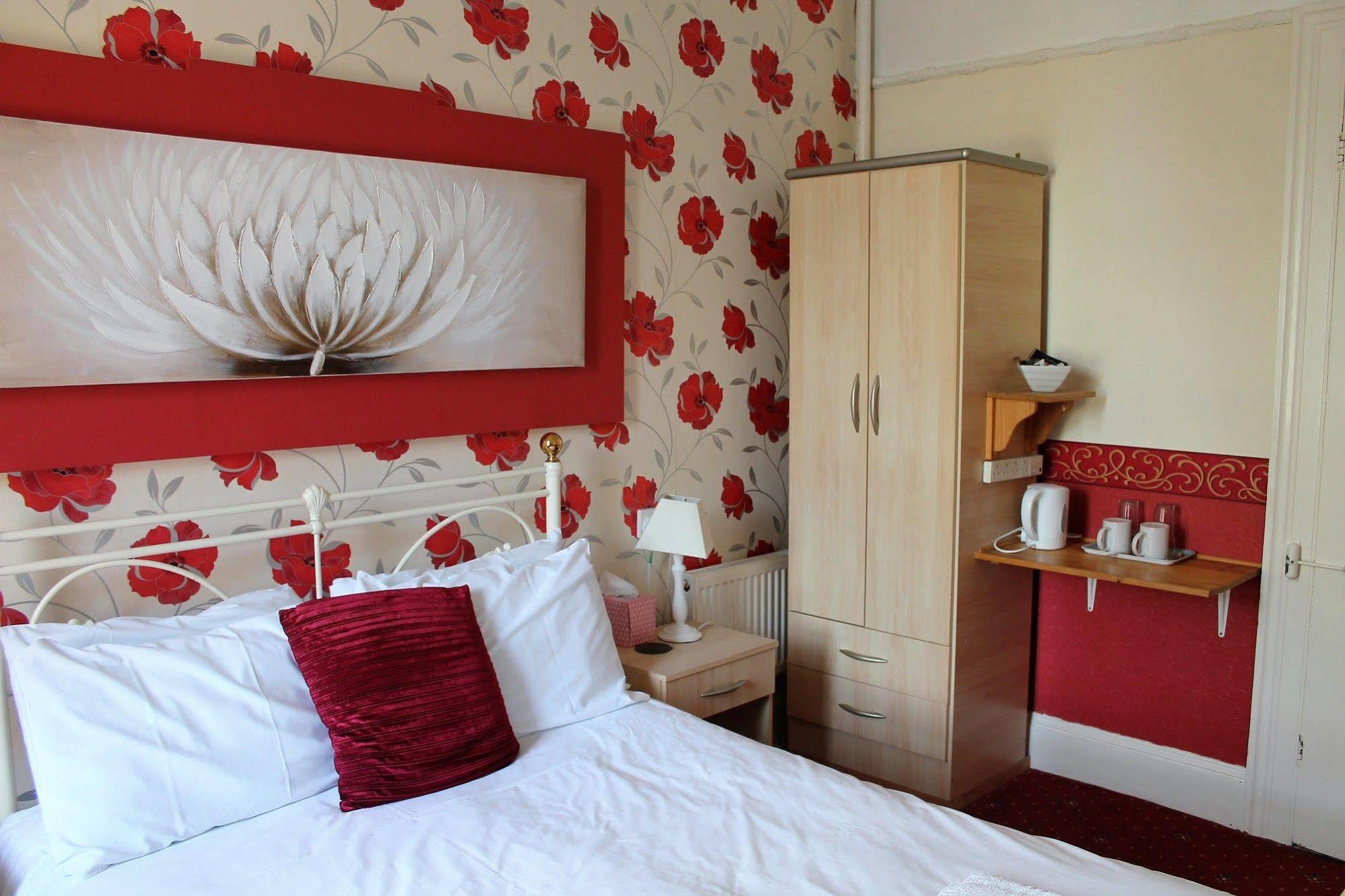 Heathcliff House B&B Exclusively For Adults Free Large Carpark Torquay Ngoại thất bức ảnh
