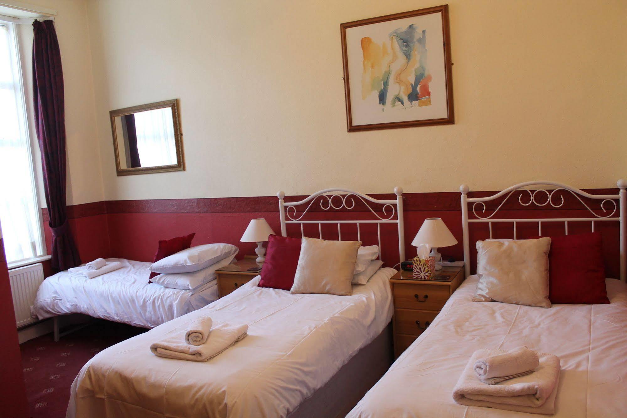 Heathcliff House B&B Exclusively For Adults Free Large Carpark Torquay Ngoại thất bức ảnh